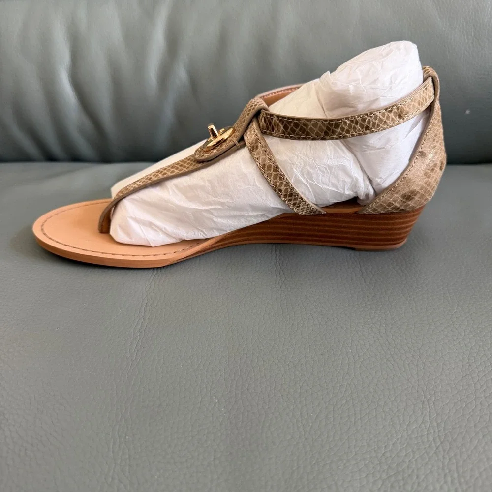 Coach Ingrid Natural Snakeskin Print Leather Wedge Thong Sandals 7.5M Q7144 New